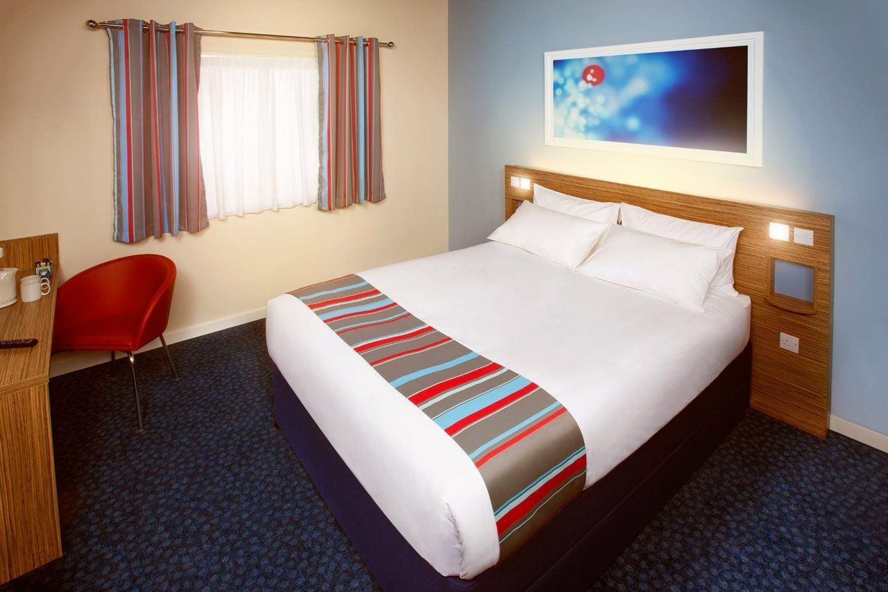 แทรเวลลอดจ์ ลัดโลว์ วูฟเฟอร์ตัน Hotel ลุดโลว์ ภายนอก รูปภาพ